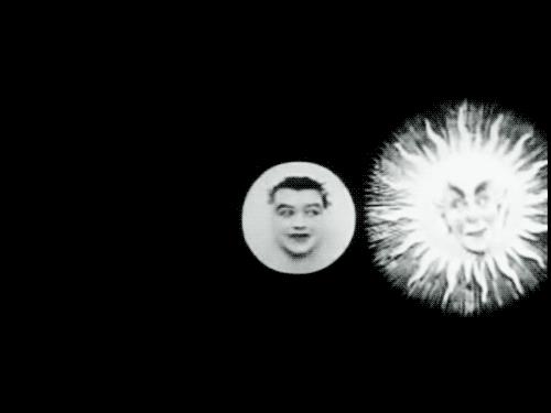 L'eclipse du soleil en pleine lune Una gif su L'eclipse du soleil en pleine lune di Méliès