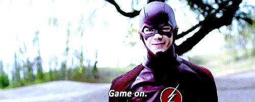 The Flash Barry Allen con il costume da Flash e aria di sfida