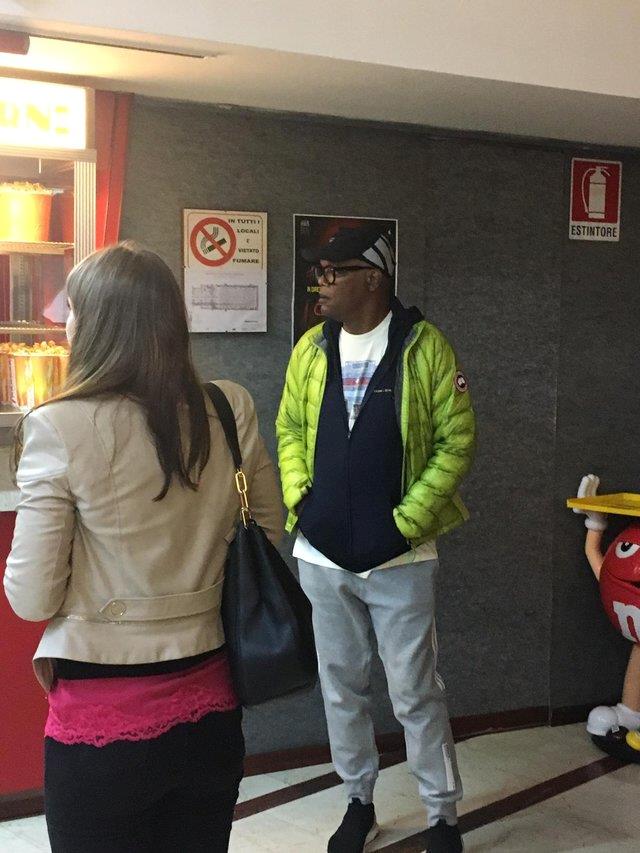 Nick Fury in incognito a una proiezione di Avengers: Endgame a Trieste Samuel L. Jackson al cinema a Trieste per vedere Avengers: Endgame