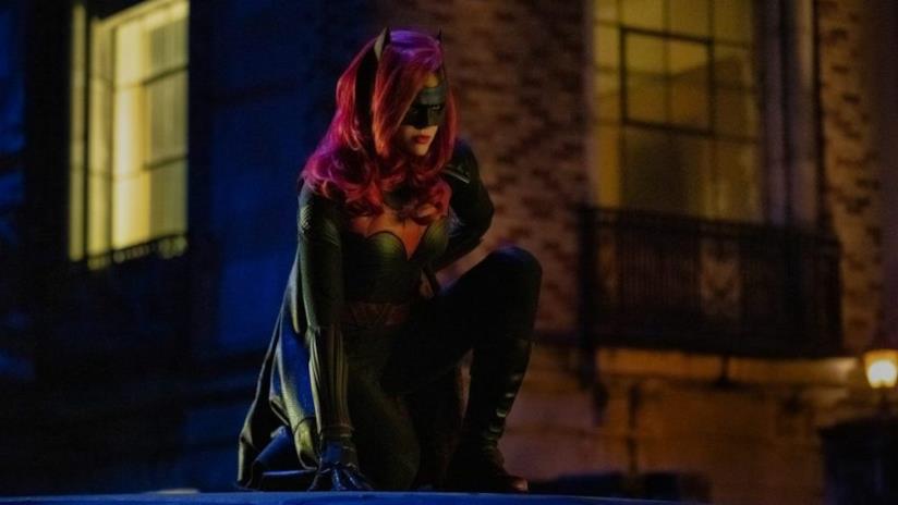 The CW ha ordinato ufficialmente il pilot di Batwoman David Nutter dirige l'episodio pilota della serie TV Batwoman