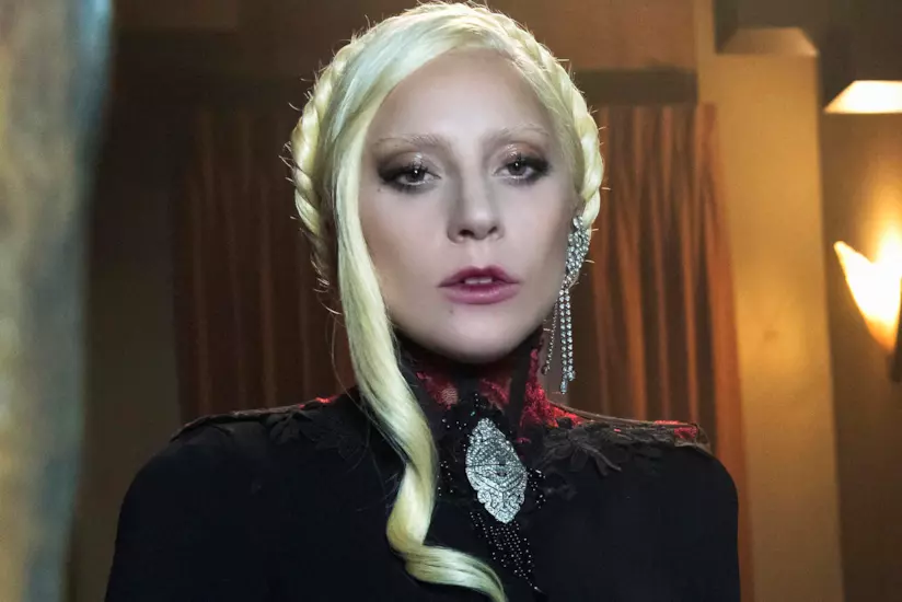 Ryan Murphy non ha ancora deciso il tema della nuova stagione di AHS. Che siano due stagioni in una? Lady Gaga sul set di American Horror Story