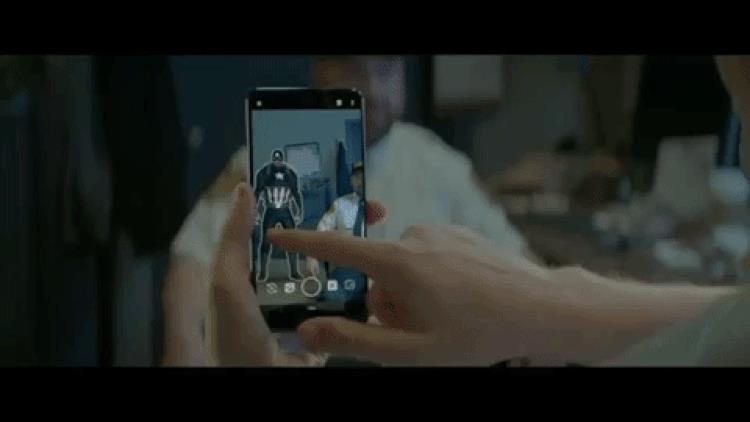 Nuove Playmoji dedicati agli eroi Marvel arrivano sui Google Pixel Screen dallo spot Google con la Playmoji di Captain America