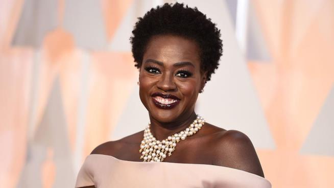 La protagonista de Le Regole del Delitto Perfetto, Viola Davis, si scaglia contro la decisione degli Academy Viola Davis sul red carpet degli Oscar