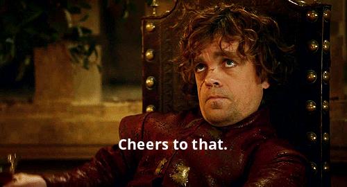 Tyrion approverebbe il whisky di GoT GIF di Tyrion che brinda