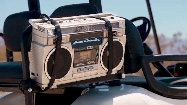 Fortnite: Stagione 5, come completare la sfida Segui la mappa del tesoro trovata a Rapide Rischiose La misteriosa radio che appare nel trailer della Stagione 5 di Fortnite