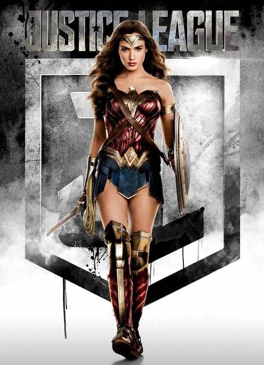 Gal Gadot in una locandina del nuovo film Warner Justice League Gal Gadot nei panni di Wonder Woman in una locandina di Justice League