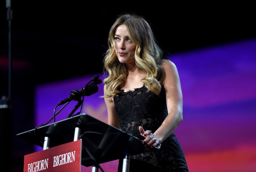 Amber Heard fa causa alla produzione di London Fields per delle scene hot non autorizzate Primo piano di Amber Heard