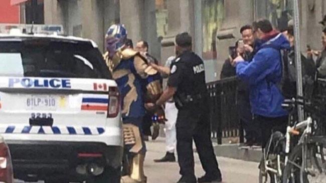 Dopo gli eventi di Avengers: Infinity War, la polizia arresta Thanos La polizia di Toronto arresta un cosplayer di Thanos