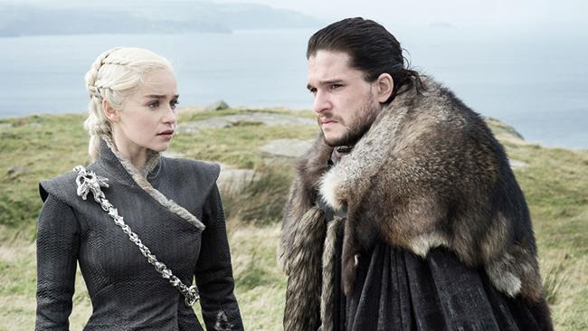 Kit Harington ed Emilia Clarke commentano la loro scena nel finale di GoT 7 Kit Harington ed Emilia Clarke in Game of Thrones 7