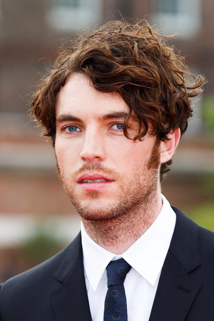 Tom Hughes sarà Corto Maltese nel film diretto da Christophe Gans Primo piano dell'attore britannico Tom Hughes