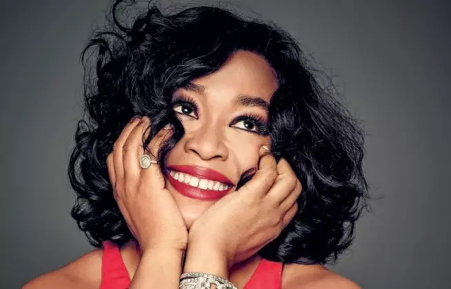 Shonda Rhimes vuole che le sue figlia determintae proprio come le protagoniste dei suoi show Un'immagine promozionale di Shonda Rhimes