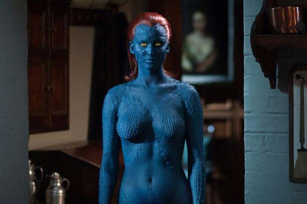 Jennifer Lawrence (Mystique) Jennifer Lawrence in costume blu Mystique nella saga X-Men