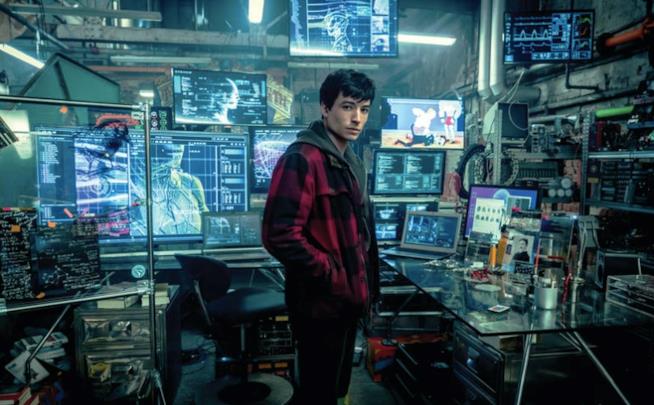 Flashpoint ha due registi Ezra Miller in primo piano