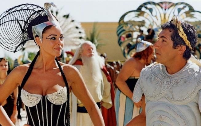 La colonna sonora di Asterix e Obelix - Missione Cleopatra Monica Bellucci in Asterix e Obelix - Missione Cleopatra