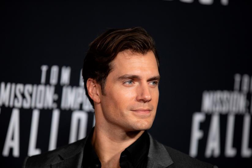 Henry Cavill sarà il detective di Conan Doyle nel film Enola Hnery Cavill all'anteprima di Fallout