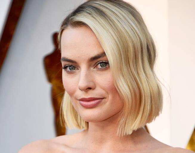 Barbie: sarà Margot Robbie a dare il volto alla bambola nel live-action? Margot Robbie ai 90° Academy Awards