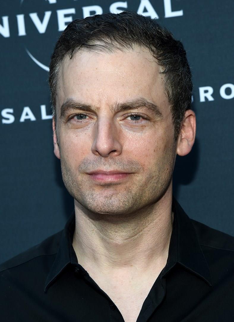 Justin Kirk è la star di APB L'attore Justin Kirk