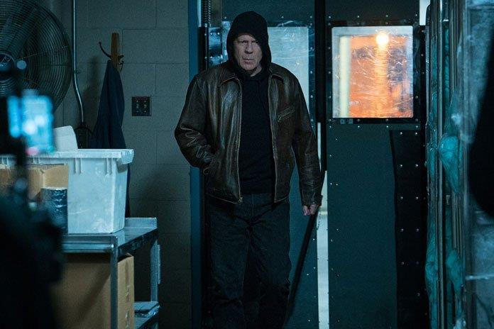 Bruce Willis nei panni di Paul Kersey in Death Wish Bruce Willis nei panni di Paul Kersey in una scena di Death Wish