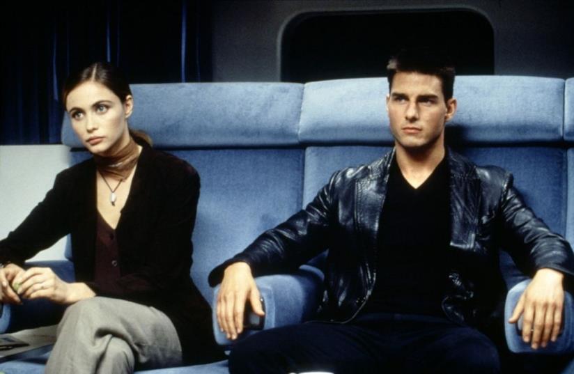 Dal primo film del 1996 a Mission: Impossibile - Fallout, i film della saga Tom Cruise ed Emmanuelle Béart in una scena di Mission: Impossible