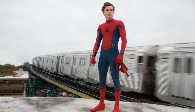 Spider-Man: Homecoming, in attesa del nuovo trailer Un'immagine di Tom Holland in Spider-Man: Homecoming