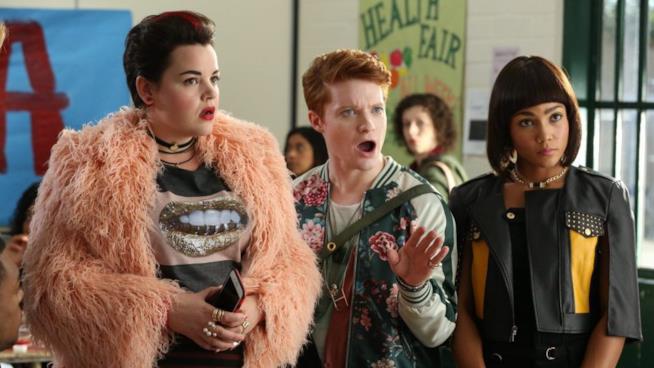 Heathers sospesa dopo le stragi nelle scuole Una scena della serie Heathers