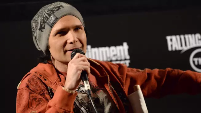 Corey Feldman: la campagna e il film per rivelare la pedofilia a Hollywwod Corey Feldman parla a un evento