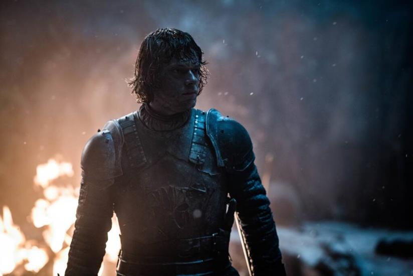 HBO commenta alcuni discussi temi di Game of Thrones: la petizione, le critiche, le candidature spontanee agli Emmy Alfie Allen in Game of Thrones 8: l'attore si è candidato da sé agli Emmy