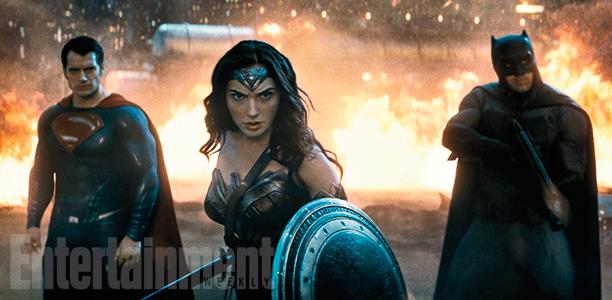 Gal Gadot è Wonder Woman in Batman v Superman Gal Gadot in una scena di Batman v Superman