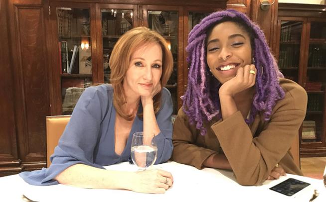 Svelato il personaggio di Jessica Williams in Animali Fantastici 2 J.K. Rowling e Jessica Williams insieme