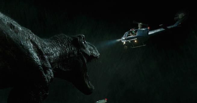 Jurassic World : Il regno distrutto arriva al cinema Il T-Rex in una scena iniziale del film