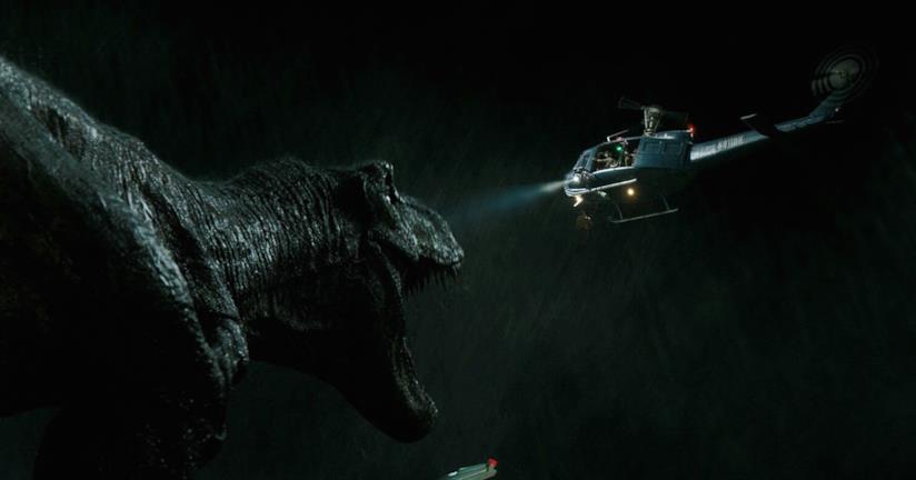 Jurassic World : Il regno distrutto arriva al cinema Il T-Rex in una scena iniziale del film
