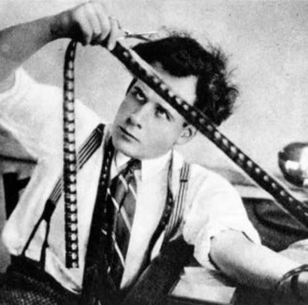 Sergei Eisenstein Sergei Eisenstein lavora una pellicola