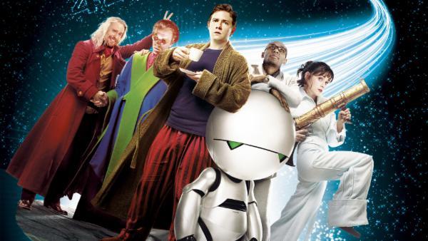 Il cast di Guida galattica per autostoppisti Una foto che ritrae i protagonisti del film Guida galattica per autostoppisti