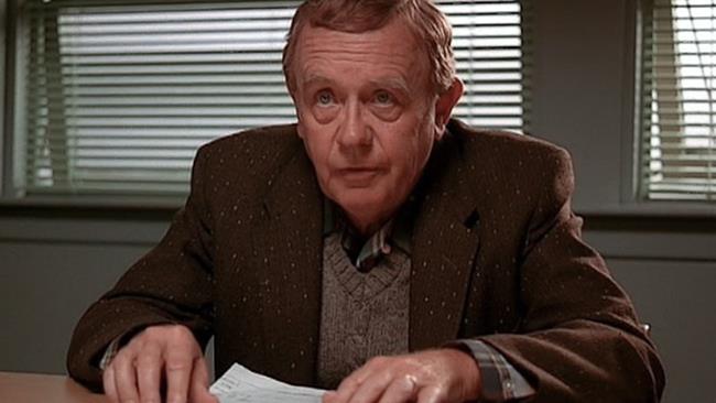 Warren Frost, interprete di Twin Peaks e Seinfeld, è morto a 91 anni Warren Frost nei panni di Will Hayward sul set de I Segreti di Twin Peaks