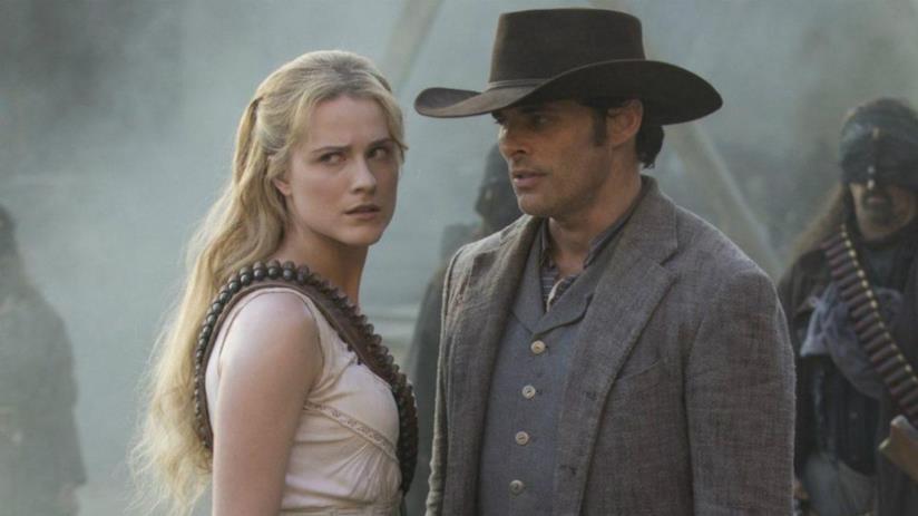 Westworld 4 sarebbe già realtà (e la quinta stagione è sempre più probabile) Dolores e Teddy in una scena di Westworld 2