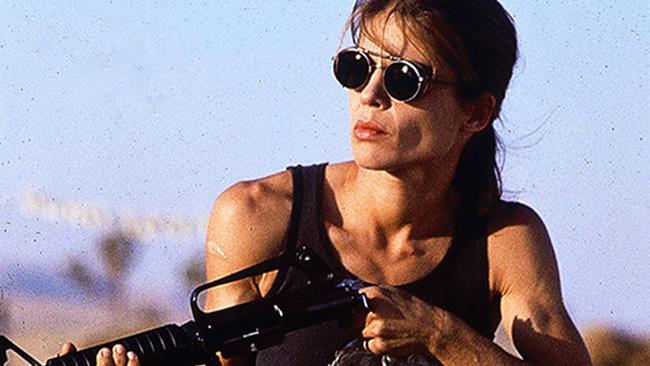 Linda Hamilton tornerà nel nuovo progetto di Terminator firmato da James Cameron Linda Hamilton nel ruolo di Sarah Connor in T2