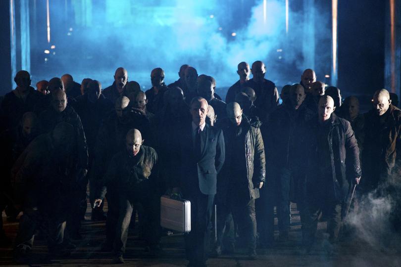 In questo episodio Thomas Eichhorst sferra un attacco letale ai temibili Antichi, avversari del Padrone Il vampiro Thomas Eichhorst alla guida di una legione di strigoi
