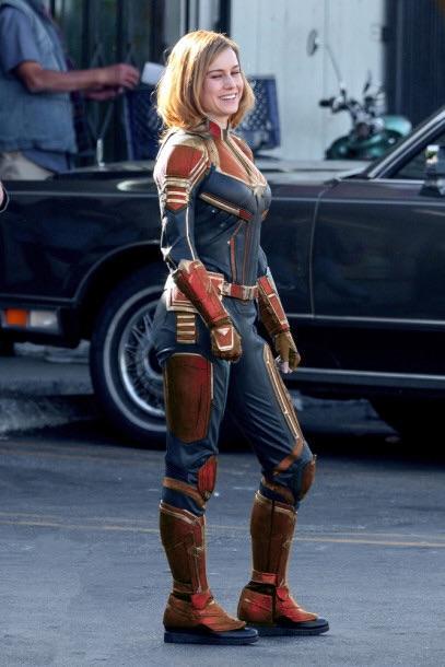 Dei colori più moderni per Captain Marvel Dei colori più moderni per il look di Captain Marvel