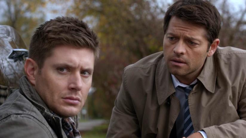 Il cast di Supernatural ha dovuto fare atterraggio d'emergenza in aereo Una scena di Supernatural con Dean e Castiel