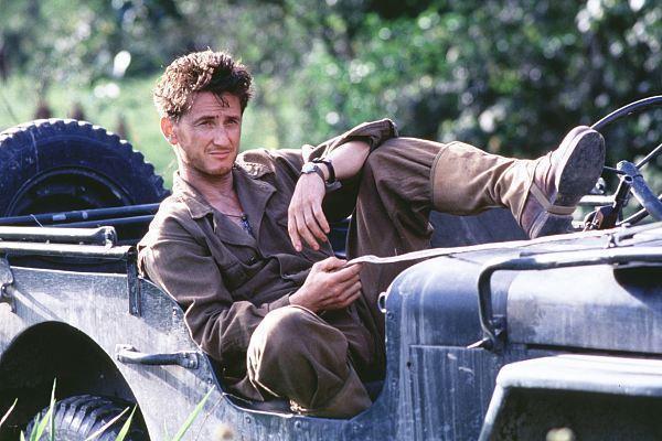 Sean Penn è il sergente Welsh in La sottile linea rossa Sean Penn è il sergente Welsh in La sottile linea rossa