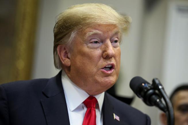 Donald Trump ha chiamato Tim Apple l'amministratore delegato dell'azienda Il presidente degli Stati Uniti, Donald Trump