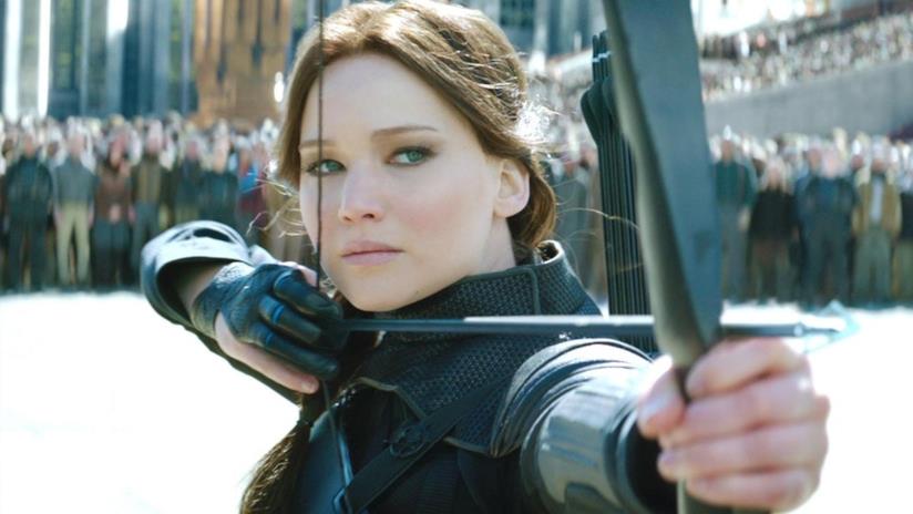 Svelati il titolo e la cover del romanzo prequel di Hunger Games Jennifer Lawrence è Katniss Everdeen nella saga di Hunger Games