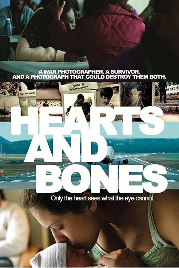 Hugo Weaving è un fotografo di guerra in Heart and Bones Il poster ufficiale di Heart and Bones