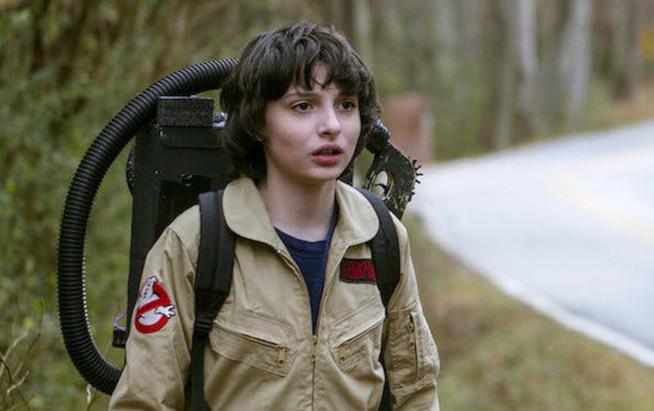 Ghostbusters 3 potrebbe aver trovato due dei suoi protagonisti Finn Wolfhard vestito da Acchiappafantasmi in una scena della seconda stagione di Stranger Things