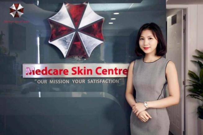 Resident Evil, una clinica di bellezza usa il logo della Umbrella Il logo della Umbrella Corporation