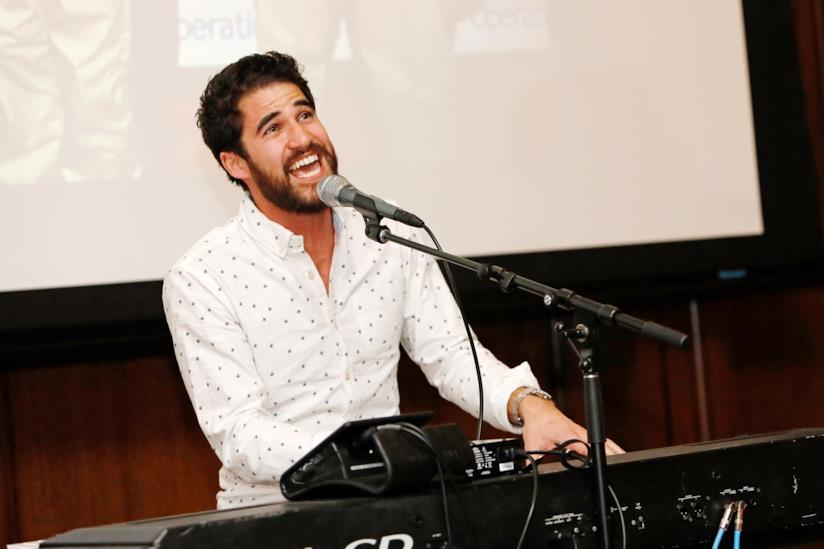 Darren Criss Darren Criss dedica Gloria alla memoria di Versace