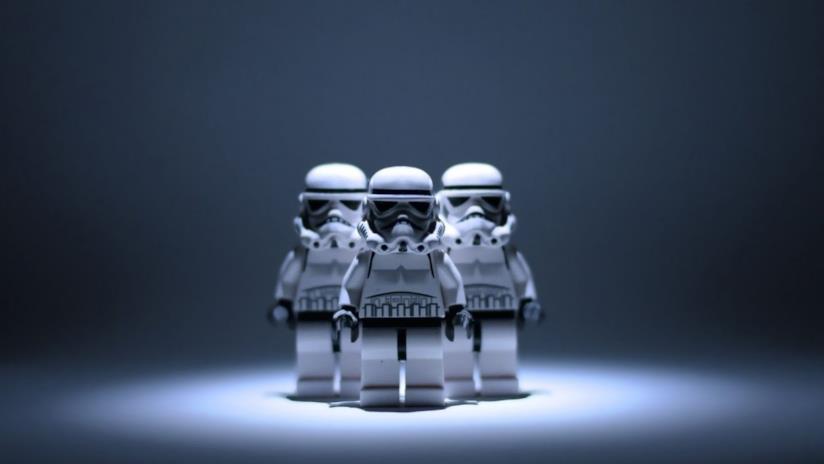 LEGO Star Wars Battles, annunciato lo strategico per iOS e Android Stormtrooper in versione LEGO