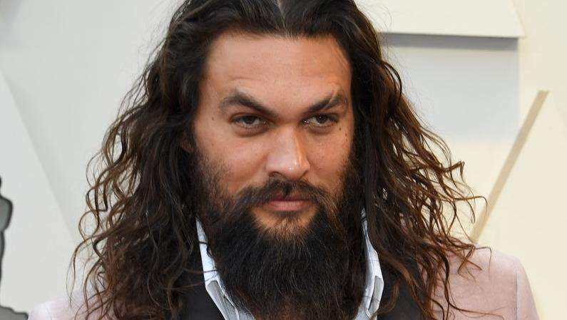 Jason Momoa rimprovera Chris Pratt a causa di una bottiglia di plastica Jason Momoa