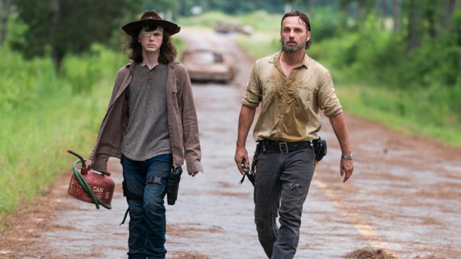 The Walking Dead, AMC si difende dalle accuse Carl e Rick in The Walking Dead