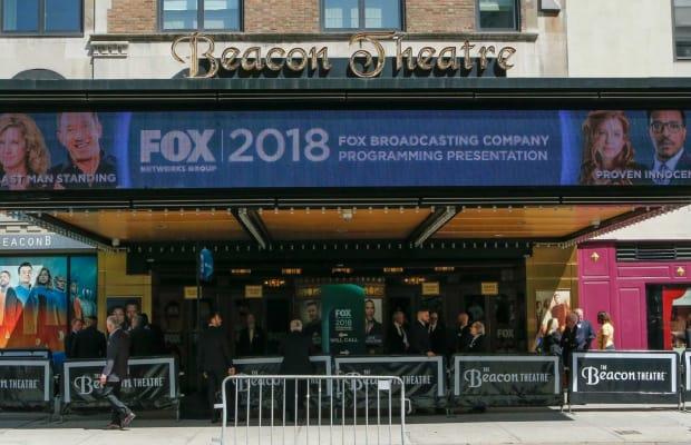 Upfront Fox, NBC, Univision Il teatro degli Upfront FOX